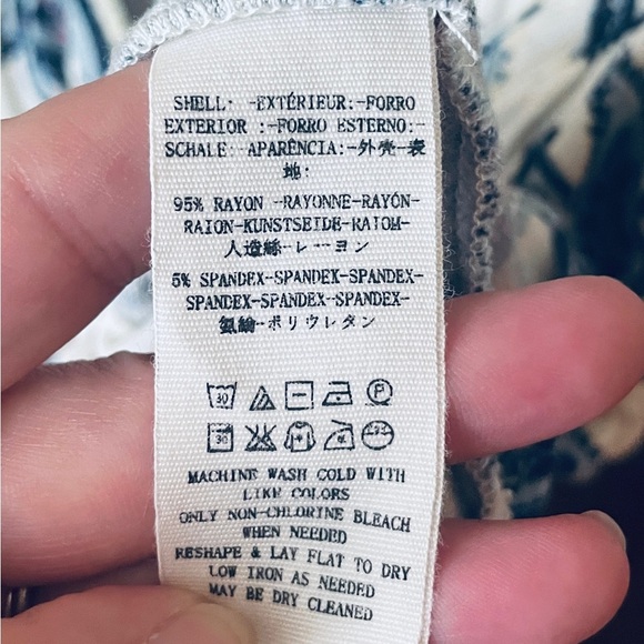 Free People Cha Cha tie front off shoulder stretch top MED white blue paisley - Picture 12 of 12